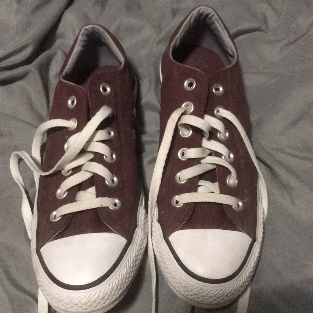 Converse (burgundy/garnet)